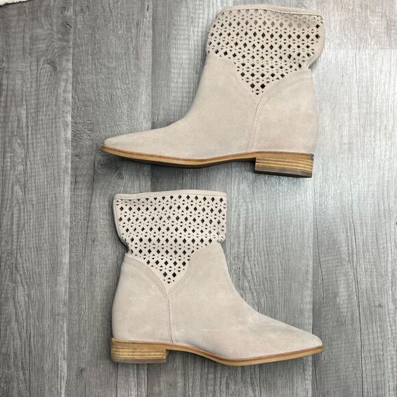 Michael Michael Kors Sunny Suede Laser Cut Boots Ankle Booties Size 6 - Picture 3 of 7